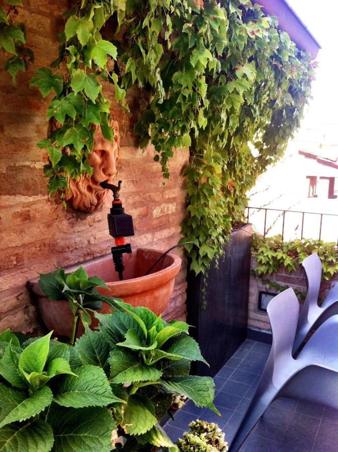 Sui Tetti Di Bologna Apartman Kültér fotó